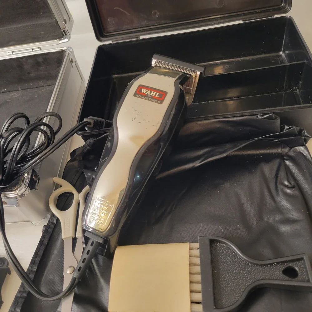 Wahl Haircutting Kit Men Silver Aluminum Hardshell Case Adjustable Clipper Set